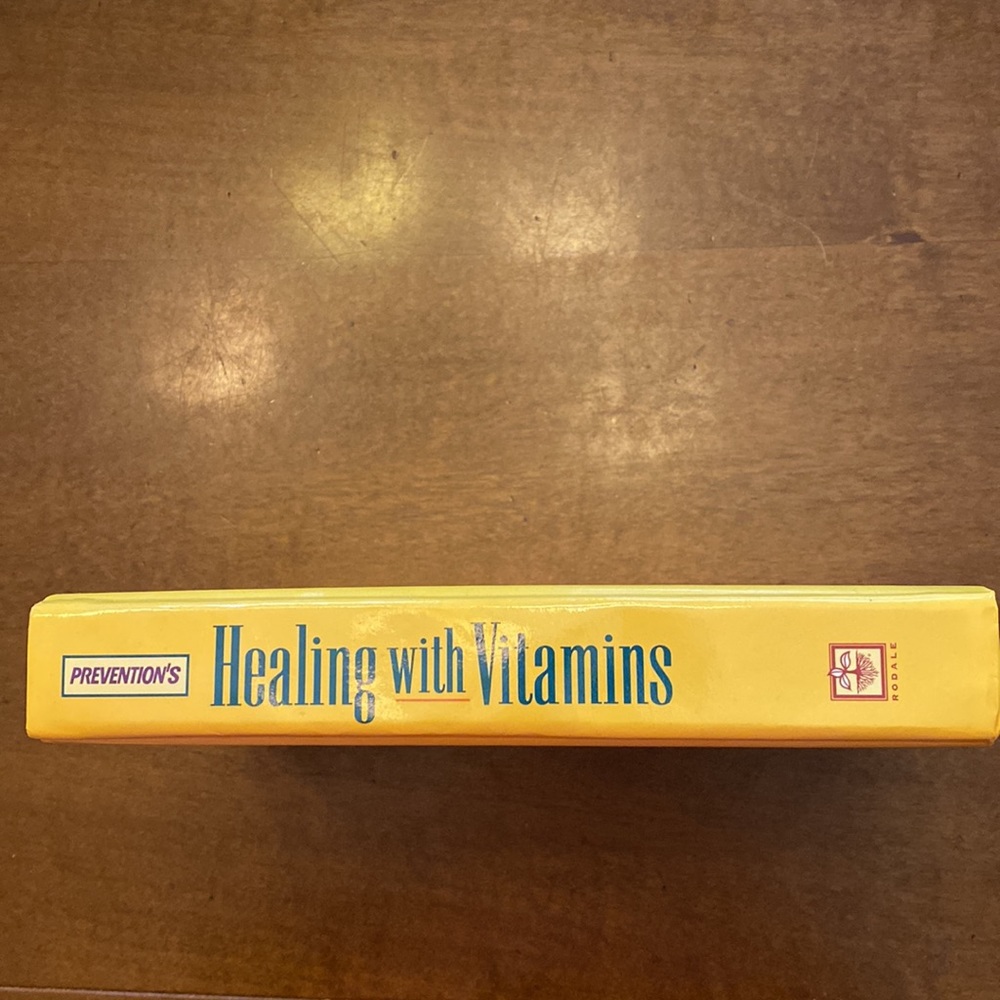 Prevention’s Healing with Vitamins hardcover book. Excellent condition - Picture 3 of 4